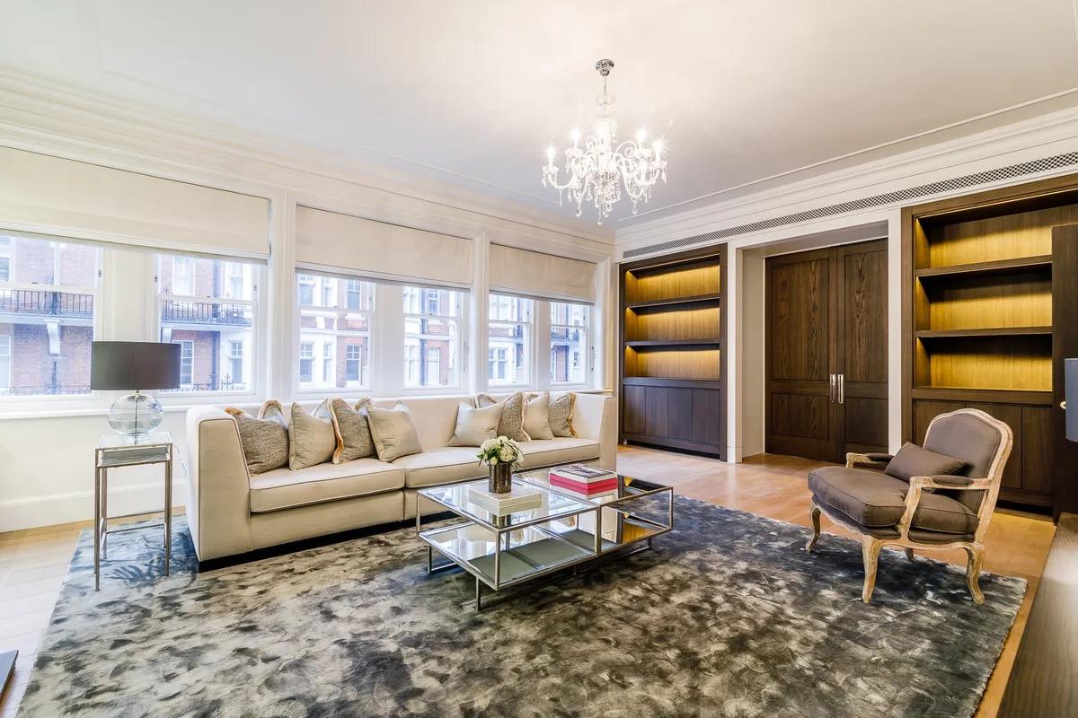 3 bed property in Duke Street, London